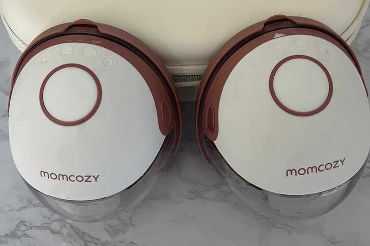 Momcozy Mobile Style Hands-Free Breast Pump M6